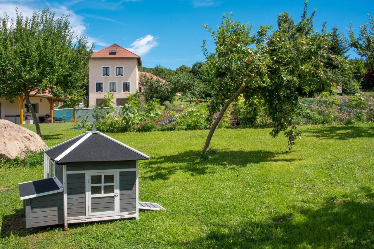 Couette-café La Combe Fleurie Appartements&chambres *