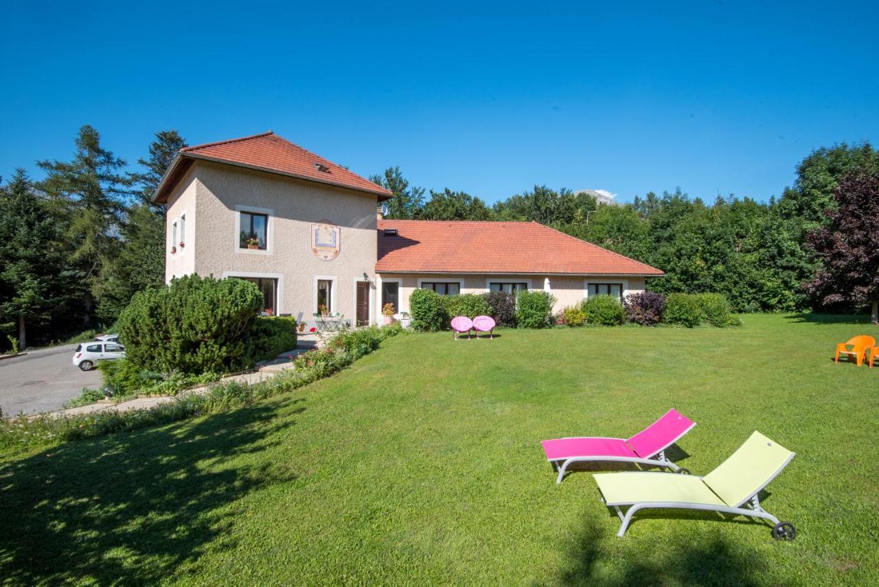 La Combe Fleurie Appartements&chambres Couette-café *