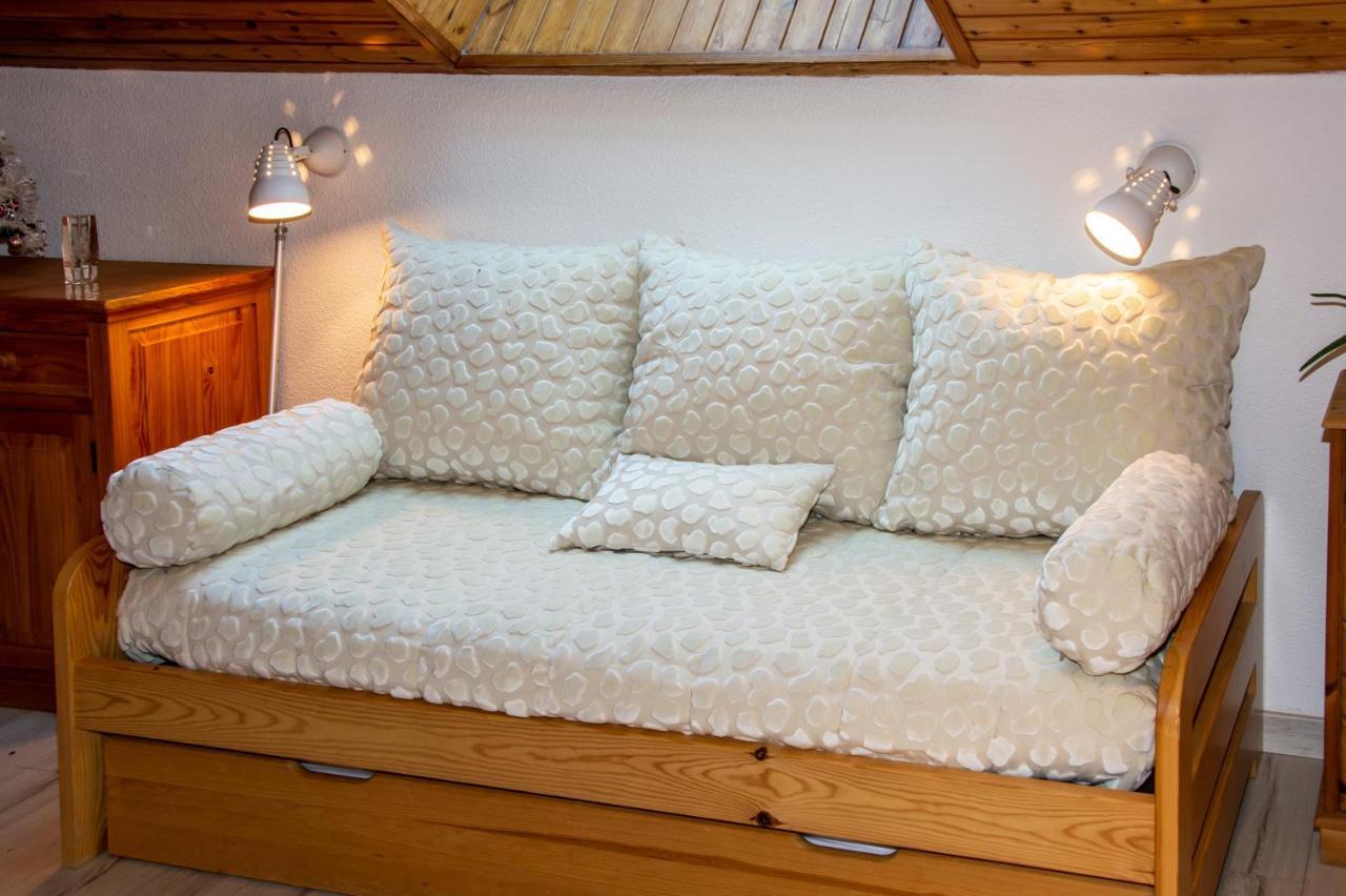 Couette-café La Combe Fleurie Appartements&chambres *