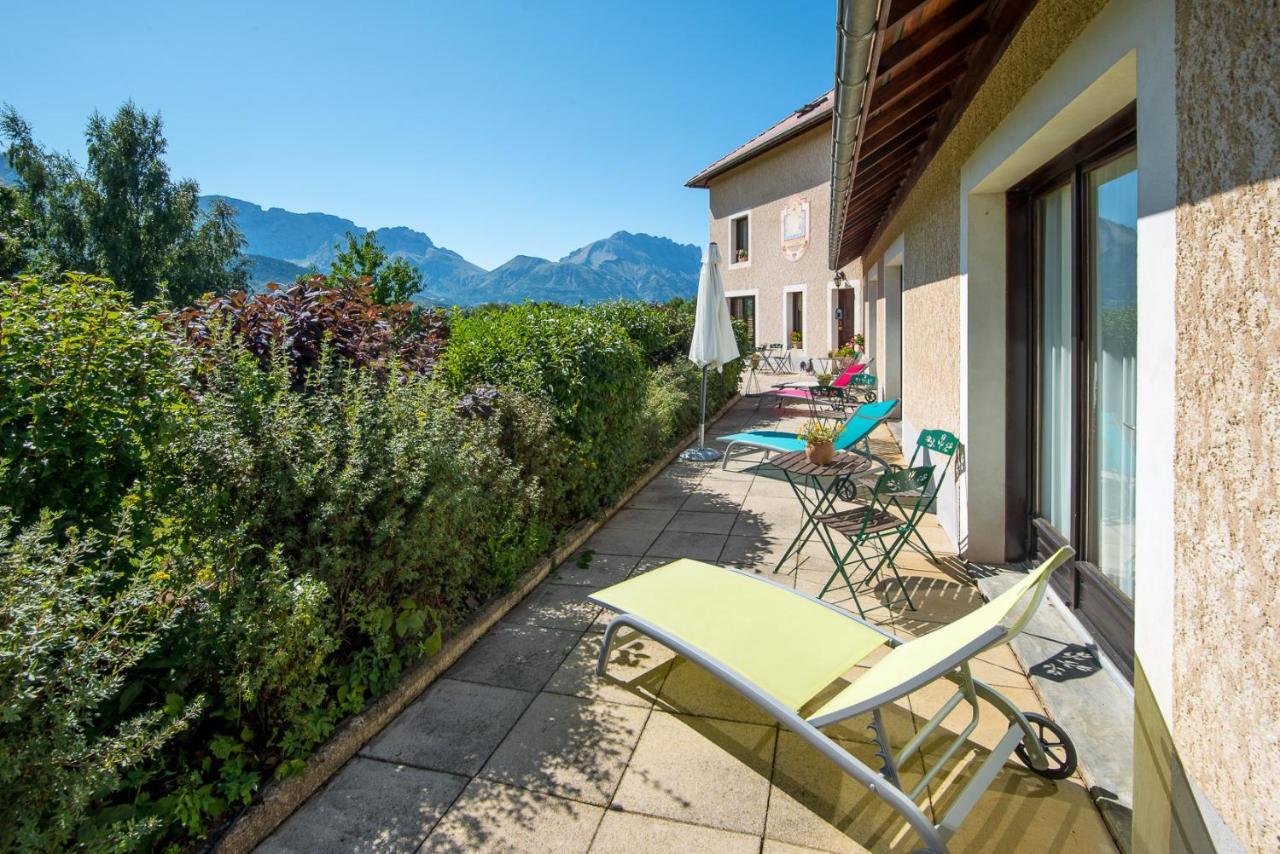 La Combe Fleurie Appartements&chambres Couette-café
